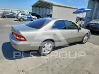 2000 Lexus ES300 photo