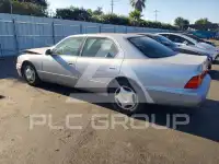 2000 Lexus LS400 photo
