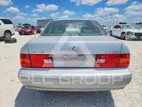 2000 Lexus LS photo