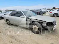 2000 Lexus LS400 photo