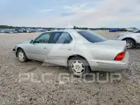 2000 Lexus LS400 photo