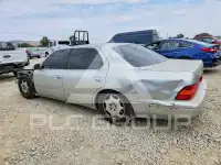 2000 Lexus LS400 photo