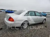 2000 Toyota AVALON photo