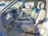 2001 Nissan FRONTIER photo