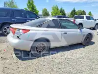 2001 Saturn S series photo