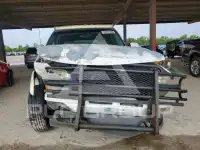 2001 Chevrolet Suburan photo
