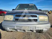 2001 Chevrolet TRACKER photo