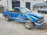 2001 Chevrolet S10 photo