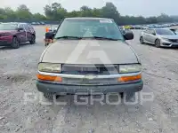 2001 Chevrolet S10 photo
