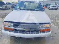 2001 Chevrolet S10 photo
