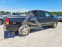 2001 Chevrolet Silverado photo