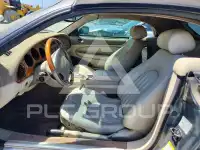 2001 Jaguar XK8 фото