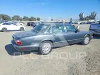 2001 Jaguar XJ photo