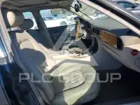 2001 Jaguar XJ photo