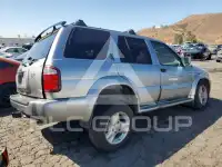 2001 Infinity QX40 photo