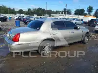 2001 Lincoln Town фото