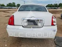 2001 Lincoln Town фото