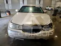 2001 Lincoln Town фото