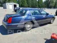 2001 Lincoln Town фото