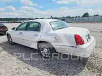 2001 Lincoln Town фото