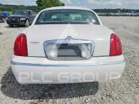 2001 Lincoln Town фото