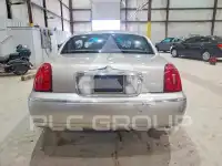 2001 Lincoln Town фото