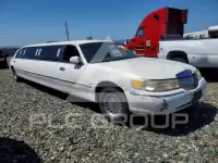 2001 Lincoln Town фото