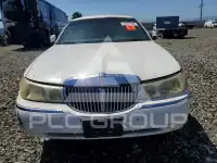 2001 Lincoln Town фото