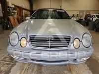 2001 Mercedes Benz CLK фото