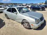 2001 Mercedes Benz E-Class photo