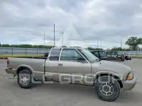 2001 GMC SONOMA photo
