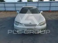 2001 Lexus ES300 photo