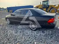 2001 Lexus LS photo