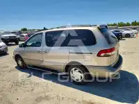 2001 Toyota SIENNA photo