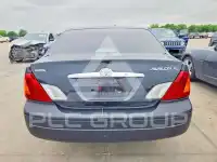 2001 Toyota AVALON photo
