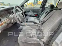 2001 Ford CROWN photo