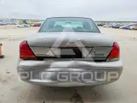 2001 Ford CROWN photo