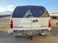 2002 Chevrolet Suburan photo