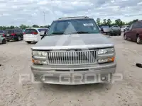 2002 Chevrolet Suburan photo