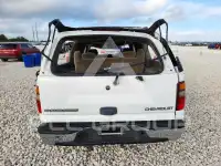 2002 Chevrolet Suburan фото