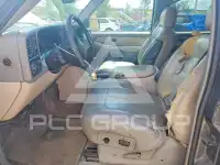 2002 Chevrolet Suburan photo