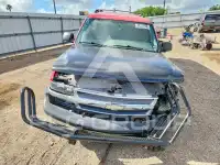 2002 Chevrolet Suburan фото