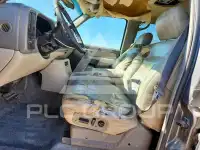 2002 Chevrolet Suburan photo