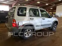 2002 Chevrolet TRACKER photo