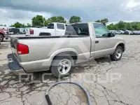 2002 Chevrolet S10 photo