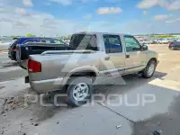 2002 Chevrolet S10 фото