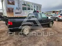 2002 Chevrolet S10 photo