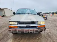 2002 Chevrolet S10 photo