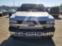 2002 Chevrolet Silverado photo