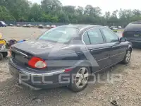2002 Jaguar X-TYPE photo